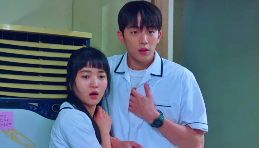 許多家長擔心早戀會影響子女的學業