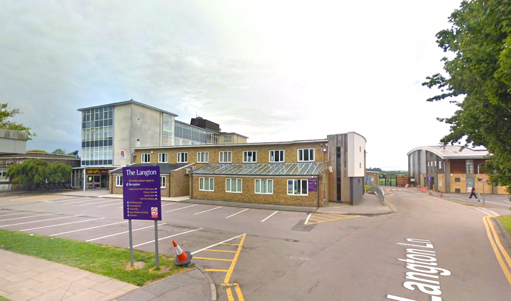 Simon Langton Grammar School for Boys是根德郡首屈一指的文法學校。