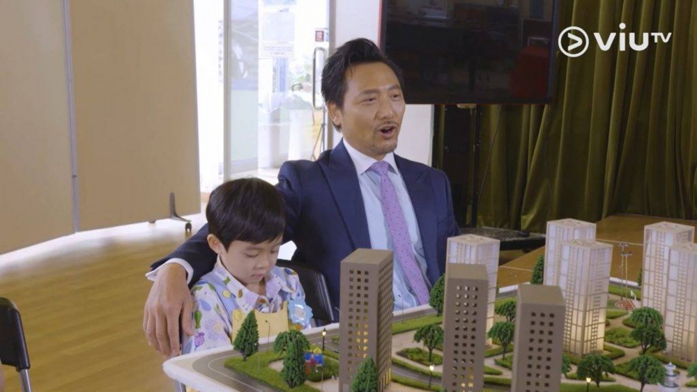 爸爸指其實這方法是仿效網上一個影片