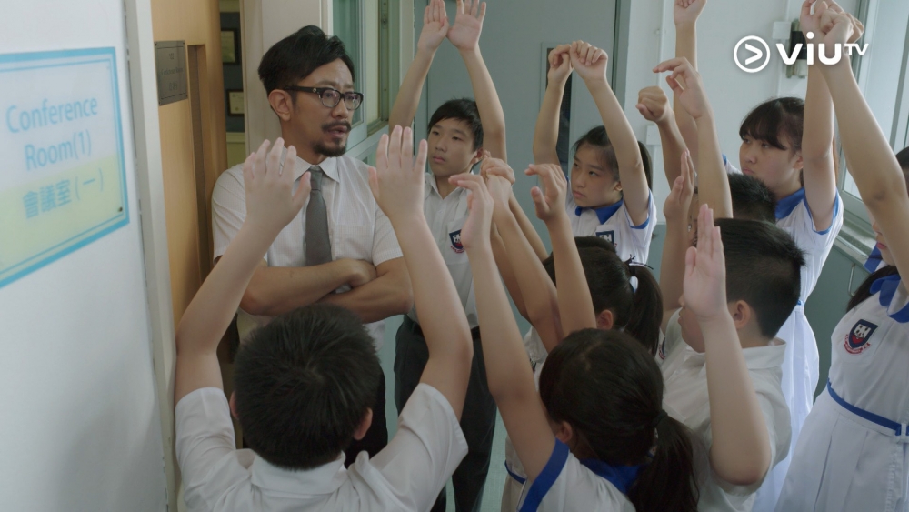 訓導主任會對受罰的學生拍照