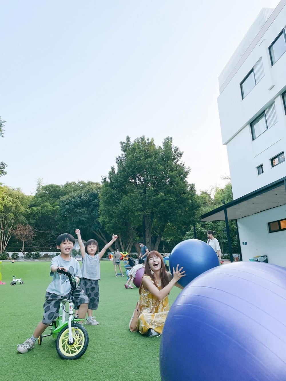 網民紛紛祝福她早日養好身體,走出傷痛。