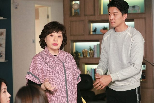 夫妻在新年前宣布懷孕，沒想到奶奶竟因此不開心。