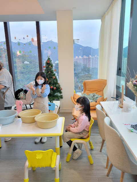 小朋友嘗試扎染