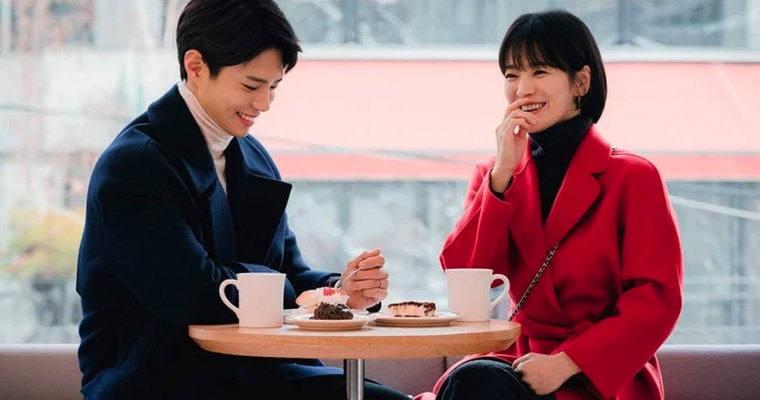 外婆見說服不成功，一怒之下便把她趕出去家門不准她回屋企睡覺。