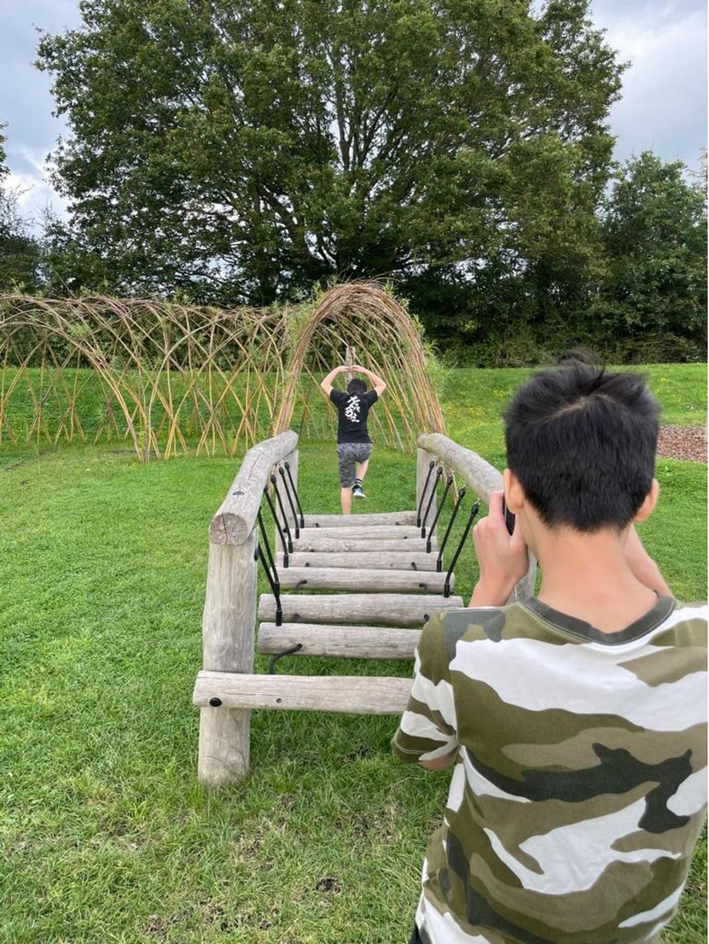 你影細佬，我影你。