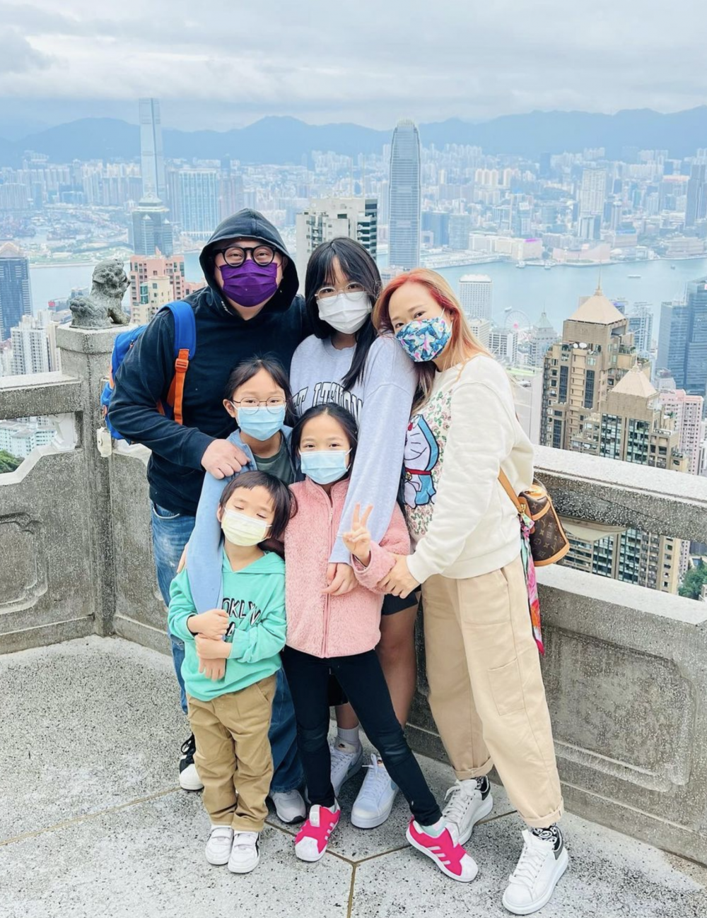 林盛斌是娛樂圈出名的多仔公，和老婆育有3女1子。