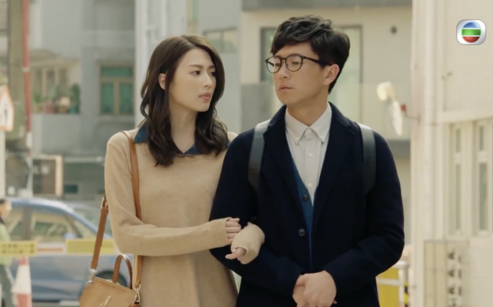 夫妻兩人都在年初三開工，因此趕不及向其他親友拜年。