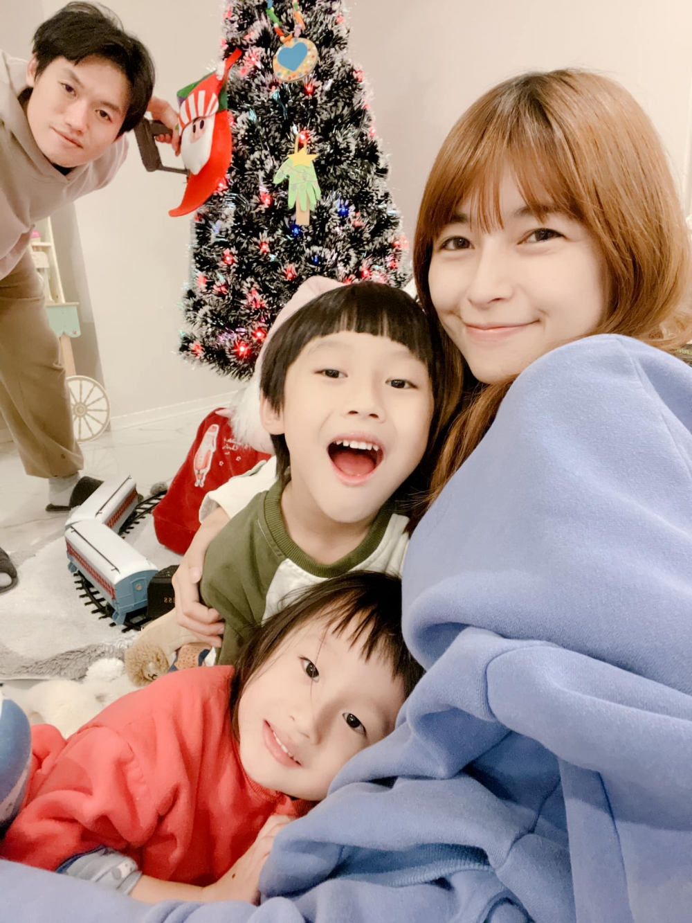 台灣女星林舒語和丈夫育有兩名兒子。