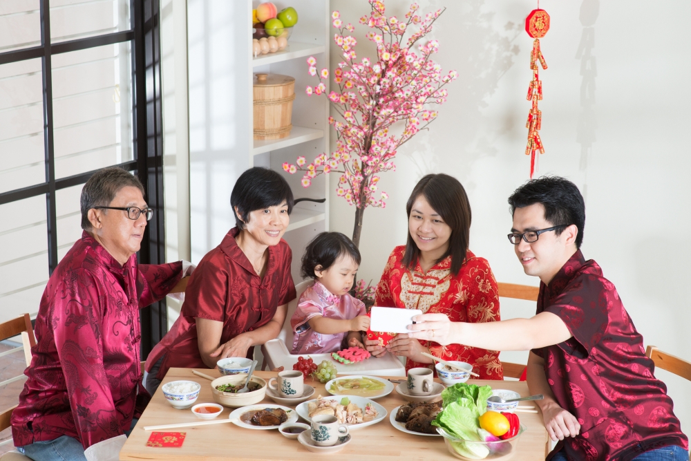 人妻年初一返娘家食飯有冇問題啊?