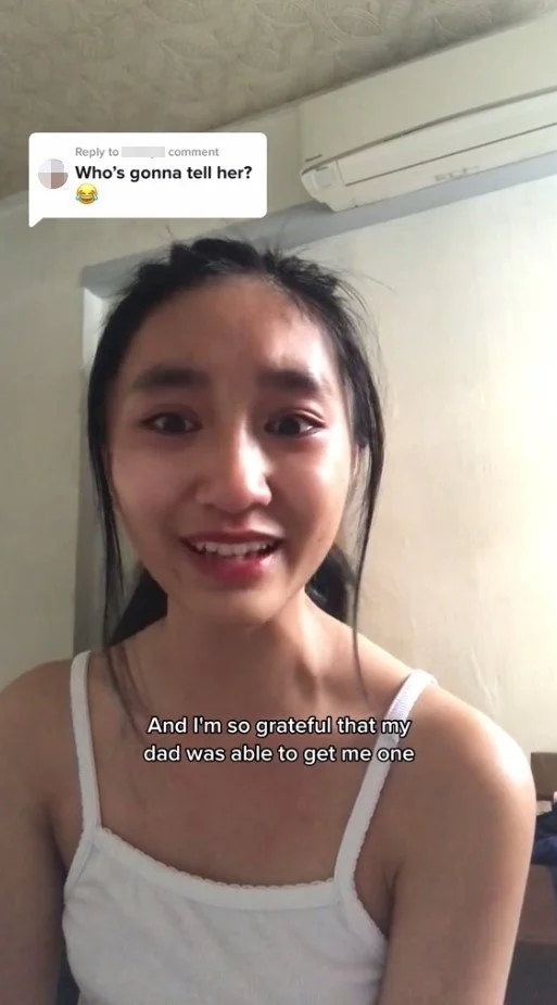 網民以一句「有誰要告訴她？」，發起了留言區的討論