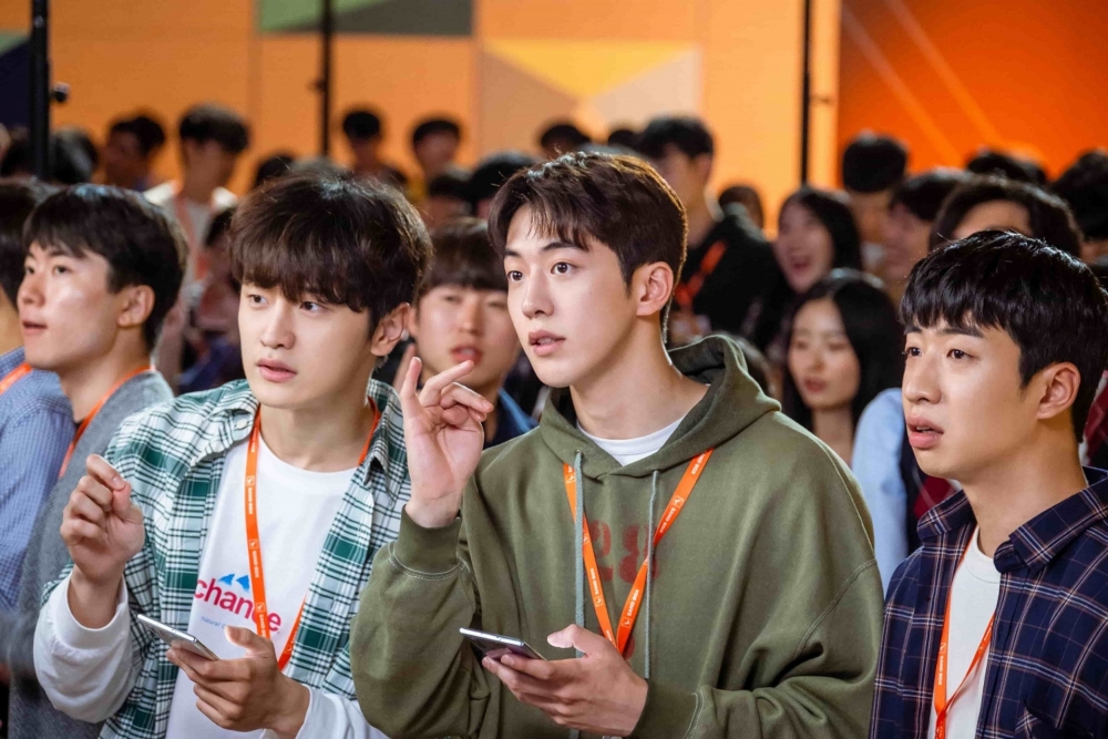 目前全美有超過三分之二的青少年使用TikTok，其受歡迎程度僅次於YouTube。