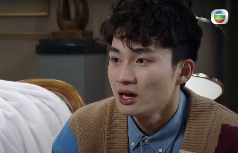 手機店老闆認為男子非常懂事，替他感到可惜。