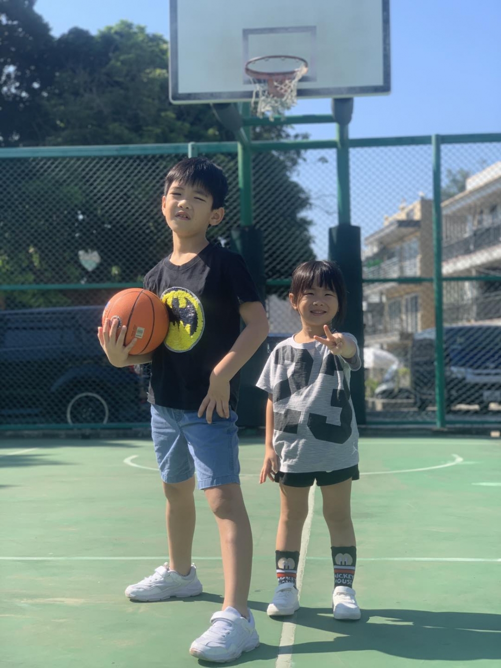 兒子經過幾次嘗試，就減少了按掣的慾望。