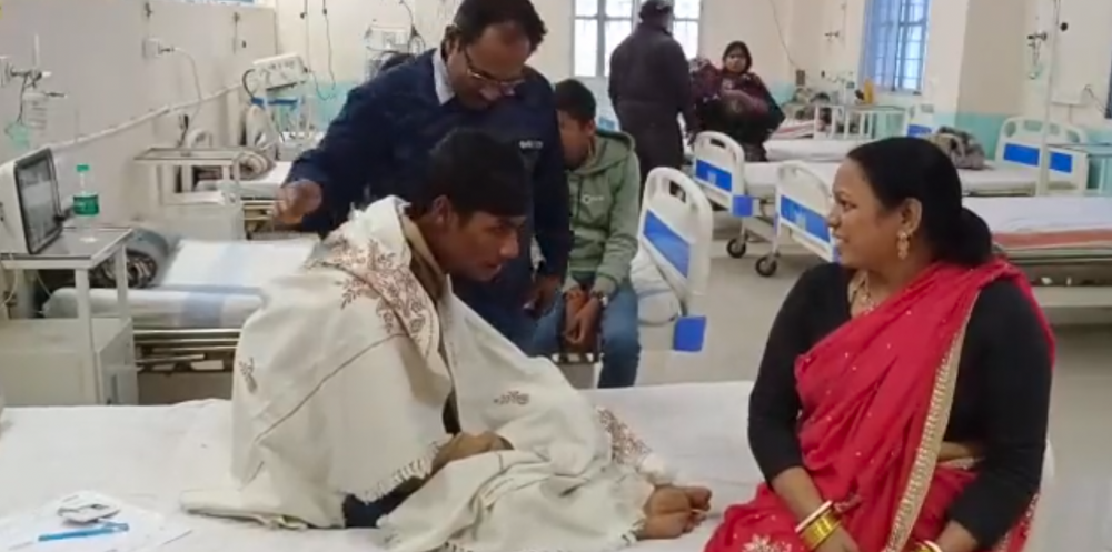 17歲男生去考場考試時見到很多女生，他不但沒有表現興奮和期待，反而嚇到即場暈低。