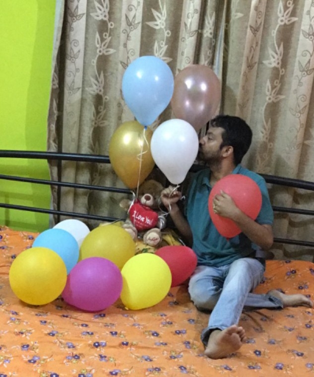 2021年，男子娶氣球為妻。