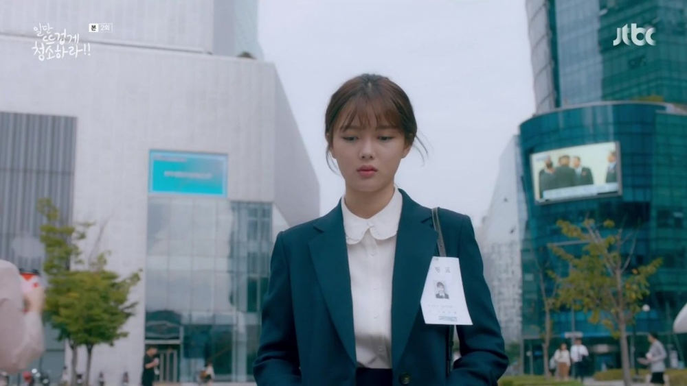 女學生申請了近百個職位，卻未見回音