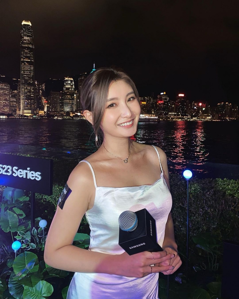 沈殷怡出身法律世家,中小學都讀名校