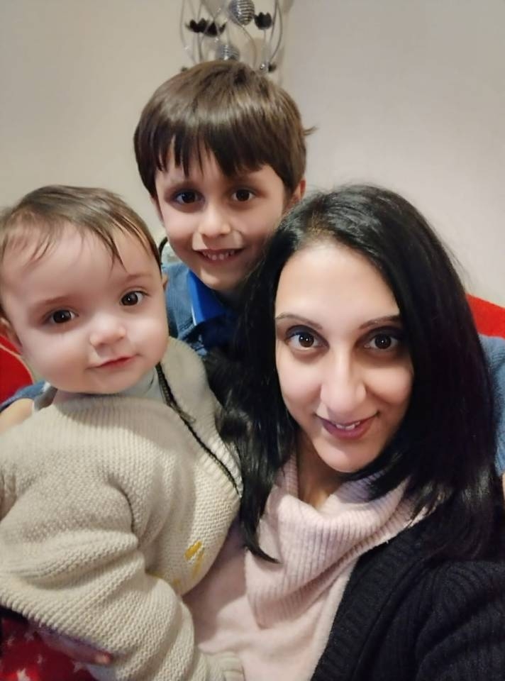 她發現許多媽媽會因為孩子放棄打扮，而她正好相反。