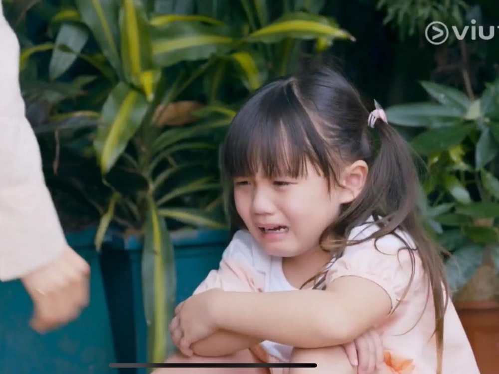 孩子被粗言穢語辱罵，嚇到驚惶失措