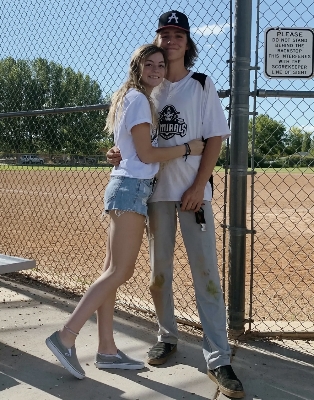 Lauren後來與Lucas交惡，Lucas更對女方有欺凌行為。