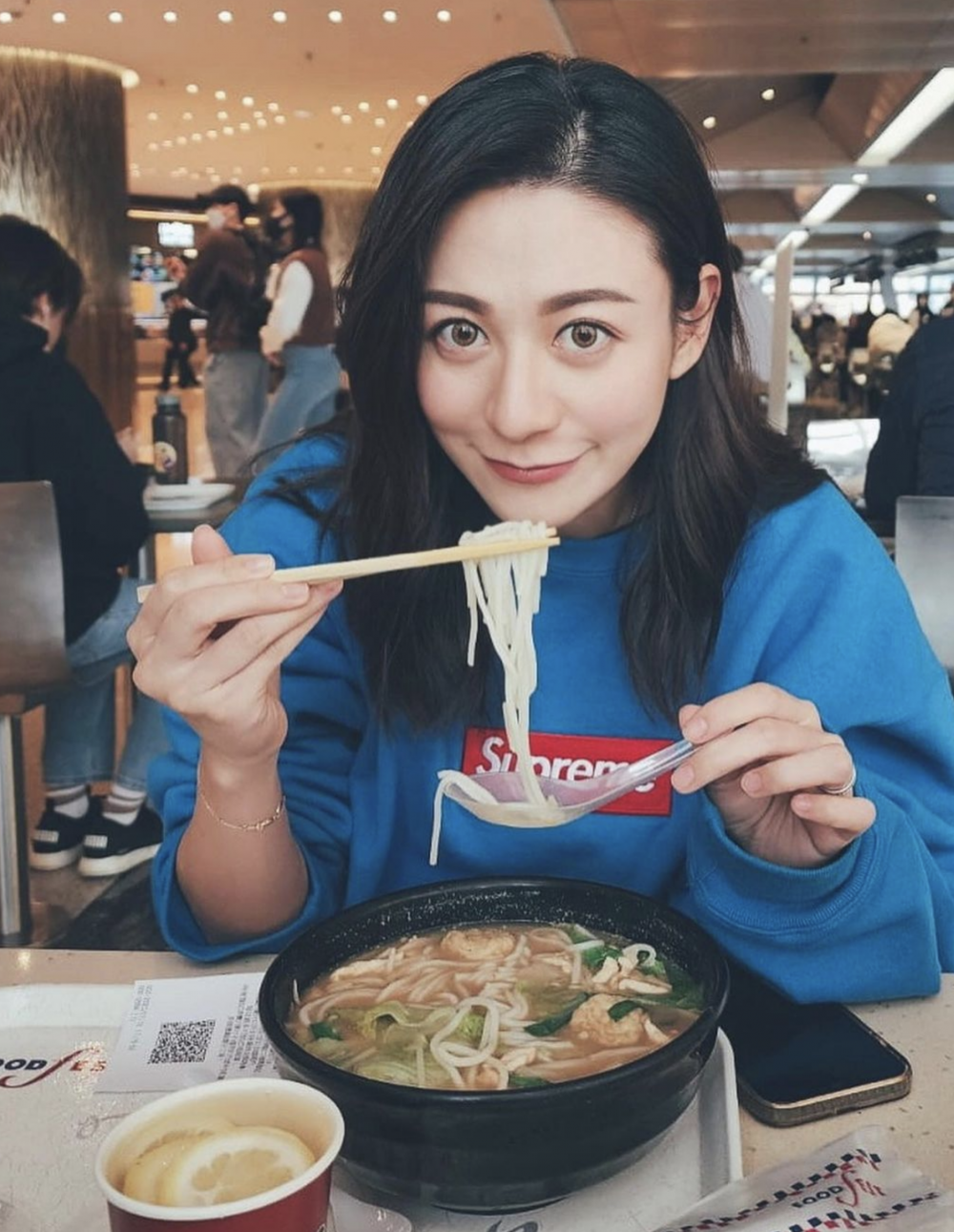 Elanne提到自己吃不到住家飯，要吃濃味東西如酸辣米線才有胃口。