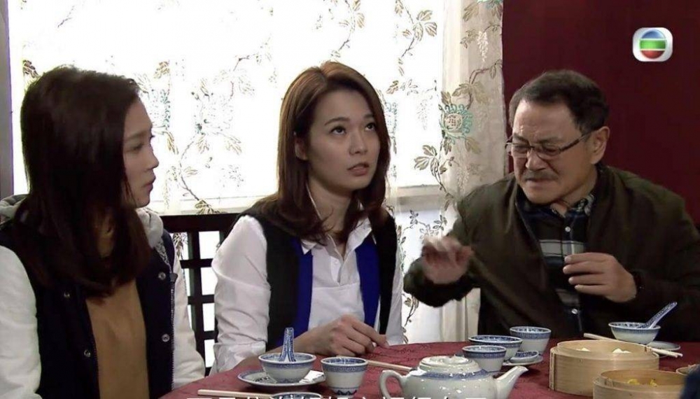 網民指人人以為讀了大學就有輕鬆高薪的工作，可惜現實給了他們「一巴掌」。