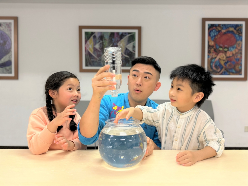 海洋公園春日歷險課程「海洋魔法師」：小朋友除了學習魔法秘技，例如肢體語言、說話技巧和道具的運用，還會構思及創作一個以海洋動物為主題的魔術表演。