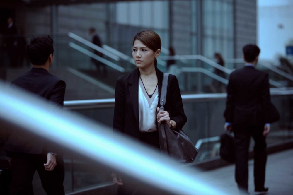 女大學生非常羨慕身邊沒讀大學的人，提早出社會工作，反而累積到實際的經驗，求職時有更多優勢。