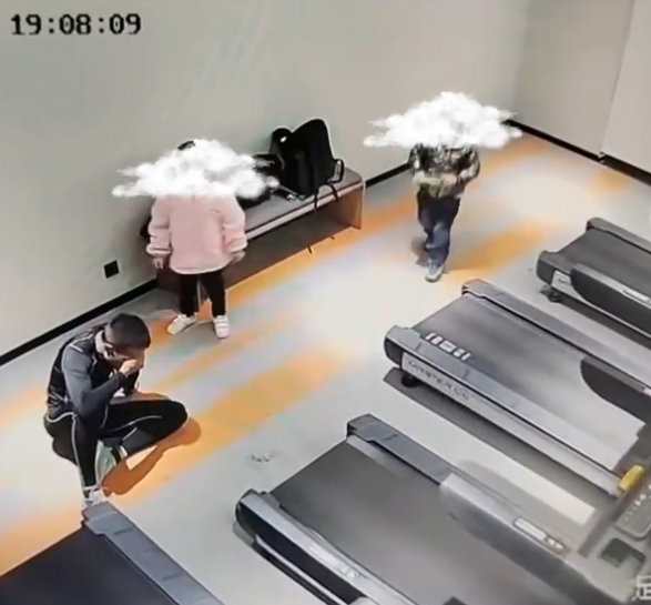 事發後受傷男子找到女童的家長，要求道歉。