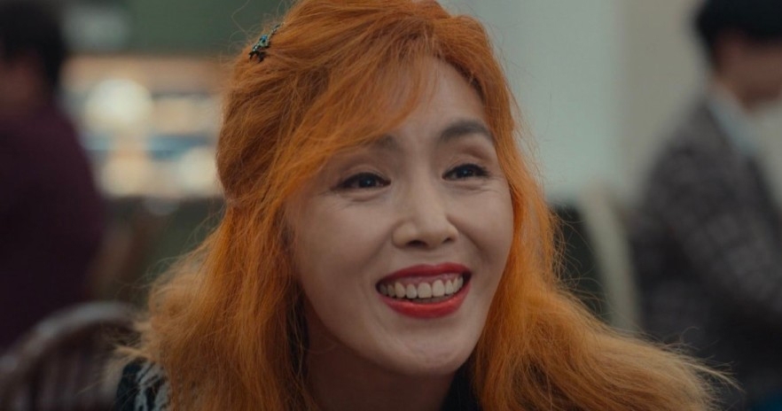 網民將該媽媽和《黑暗榮耀》裡的女主角媽媽相提並論。