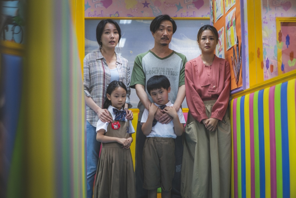 有網民指出,不少家長為了證書才參加賣旗,學校此舉情有可原。