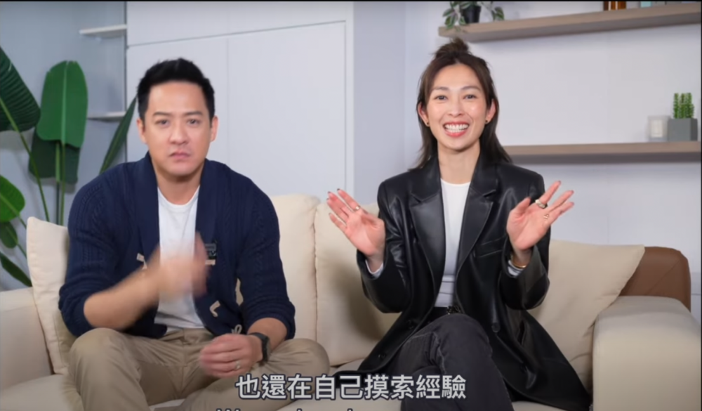 Jason跟Sarah在片頭先帶定頭盔