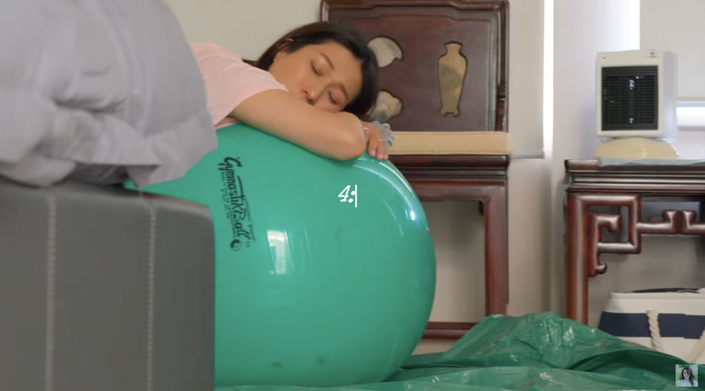 到當天下午,Linda的宮縮變多,神情也沒有早上輕鬆。