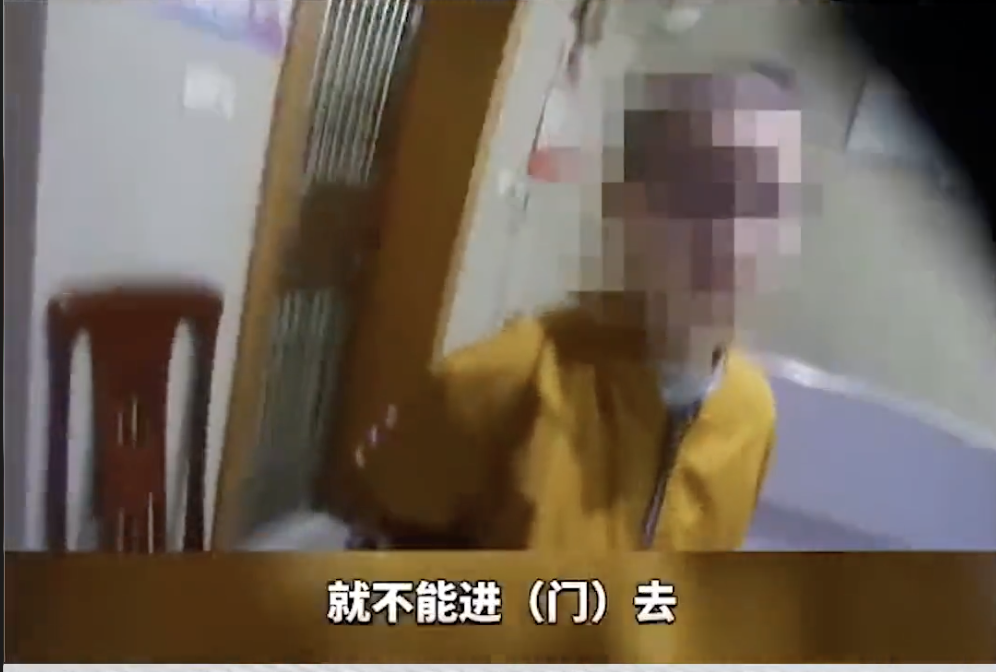 結果男童有兩科考試都滅有達標，不敢回家。