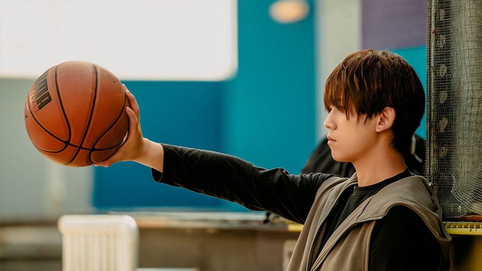 網民欣賞僱主注重時間效益，利用早上的一小時來專注練習射3分波