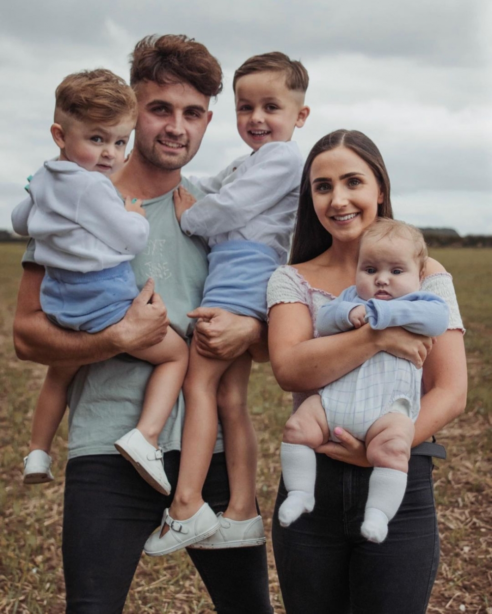 網紅媽媽Ebony和丈夫育有三子。