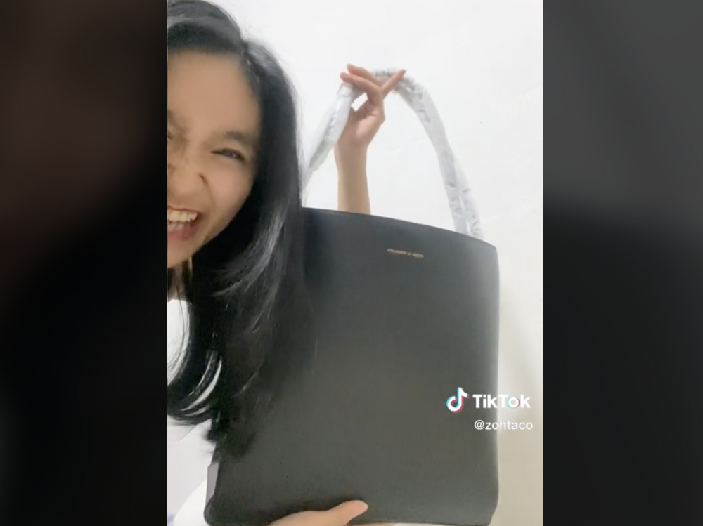 在新加坡市民眼中，小CK屬於平價品牌。