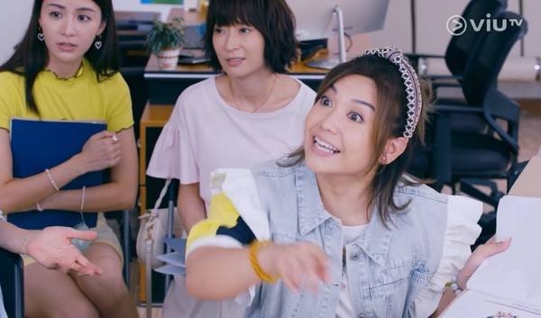 學生對新的上學計劃很討厭，連家長都十分不滿意。