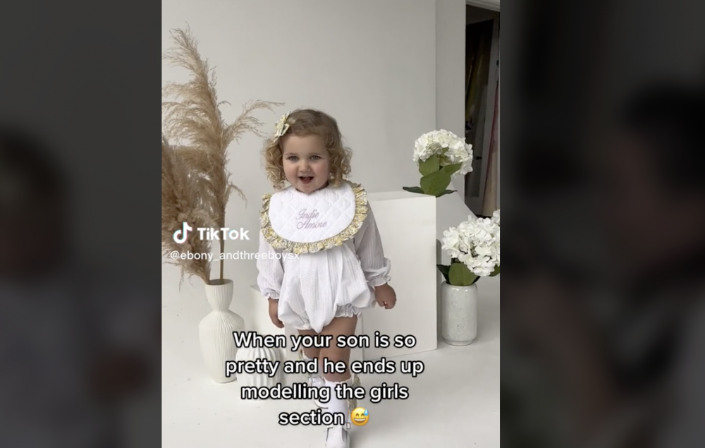 某次因女童模缺席拍攝,Joseph被相中拍攝女裝。