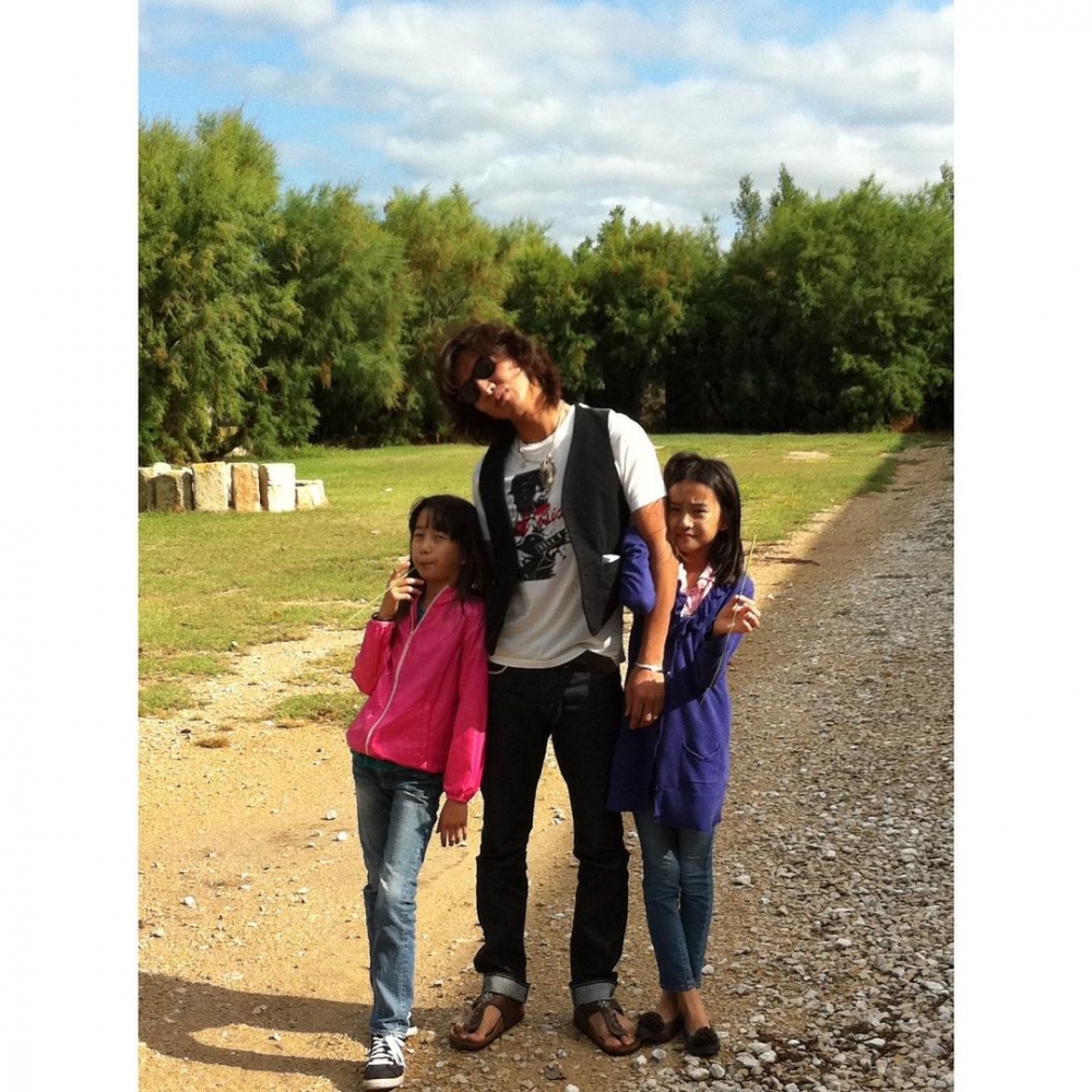 兩姐妹從小就非常親近木村拓哉。