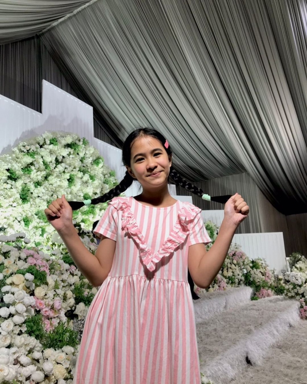 母親指女兒原本是個活潑好動的小孩。