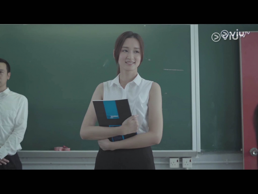 由於女友這個學期帶畢業班,工作量大增
