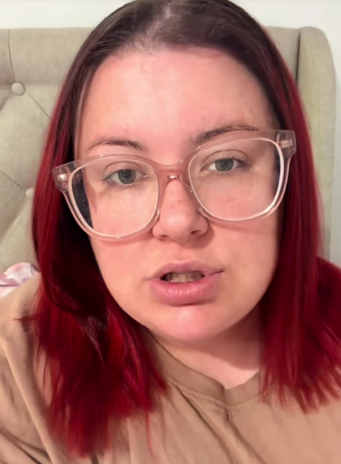 母親發現女兒在確診前數個月出現過一些不適，包括長期容易疲倦、臉色偏蒼白